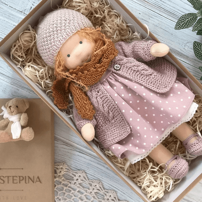 Bambola Cuddle Waldorf Invernale Fatta a Mano – Poppi