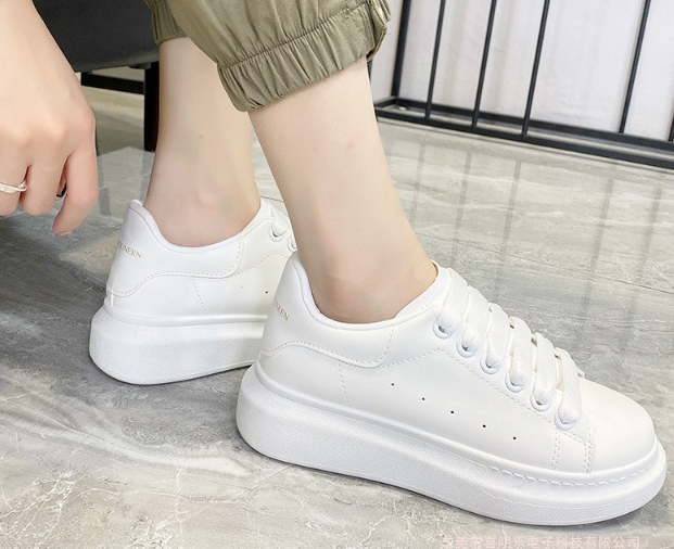 Zapatillas blancas para hombre | Suela gruesa y cómoda | Diseño atemporal