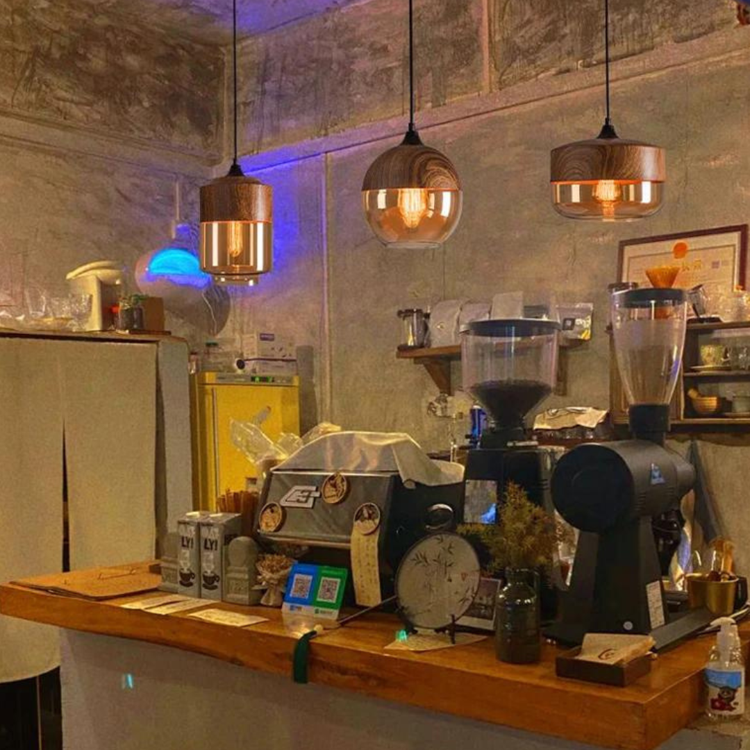 Lampada da soffitto scandinava elegante in legno - NordLuna