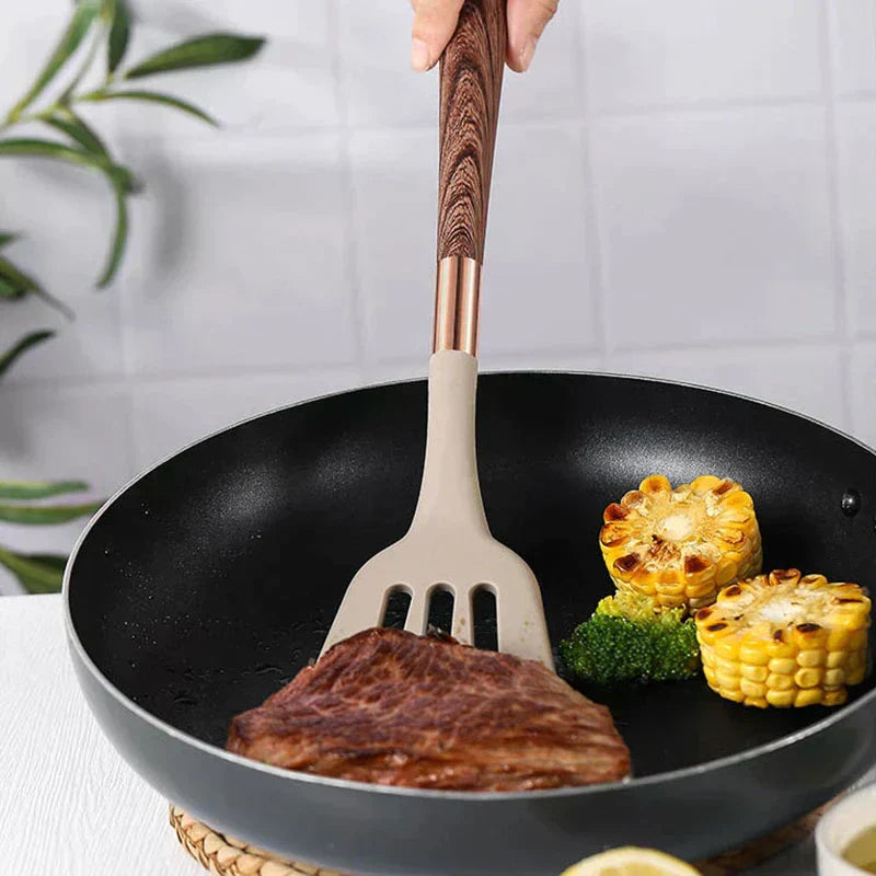 Utensili da Cucina Realizzati in Silicone Sicuro per Alimenti con Manico in Legno – KitchenElegance