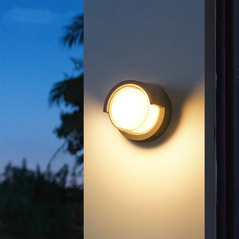 Lampada da Parete Esterna con Sensore di Movimento – Design Moderno