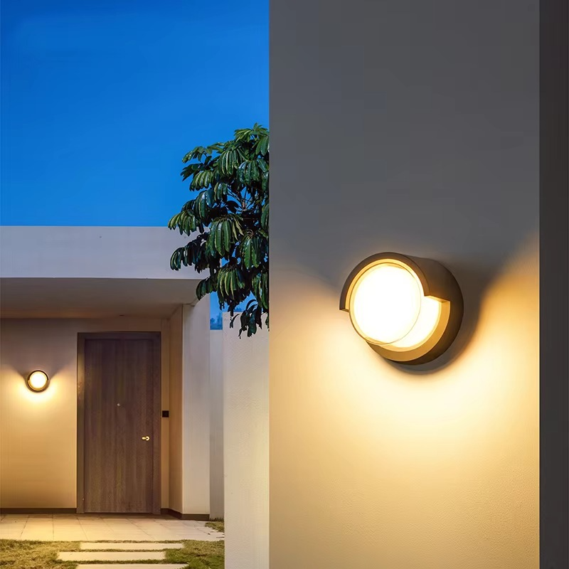Lampada da Parete Esterna con Sensore di Movimento – Design Moderno