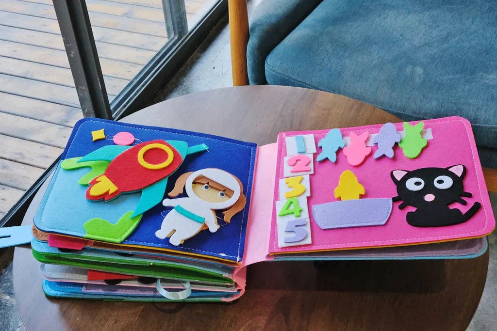 Libro delle Avventure Montessori - Storie in Feltro