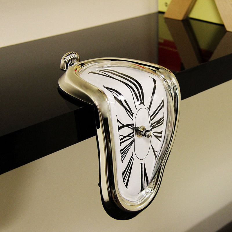 Orologio Da Parete Fuso Stile Salvador Dalí - Design Surrealista In Plastica E Metallo - Nero 17,5x14,5x11,5 Cm