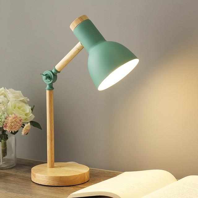 Lampada da Tavolo in Legno Scandinavo | Design Minimalista
