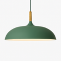Suspension en aluminium coloré avec tige en bois