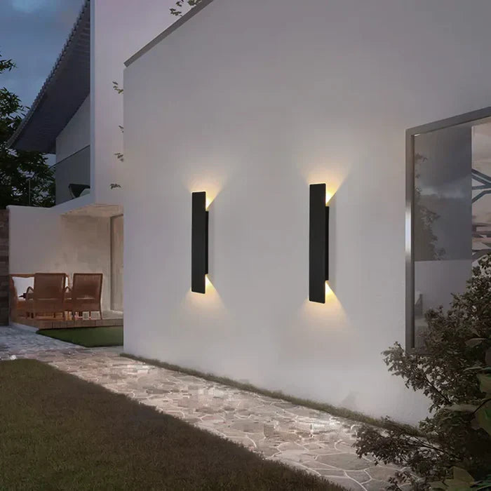 StormGlow Light - Lampada da Parete LED Resistente alle Intemperie